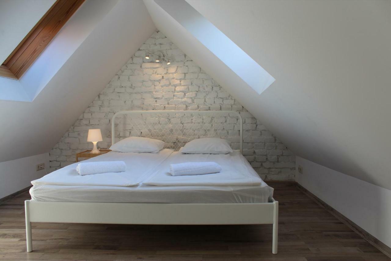 Three-Bedroom Apartment On Peldu 19 Рига Екстер'єр фото