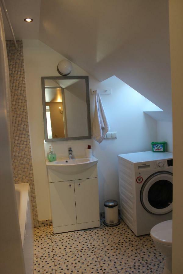 Three-Bedroom Apartment On Peldu 19 Рига Екстер'єр фото
